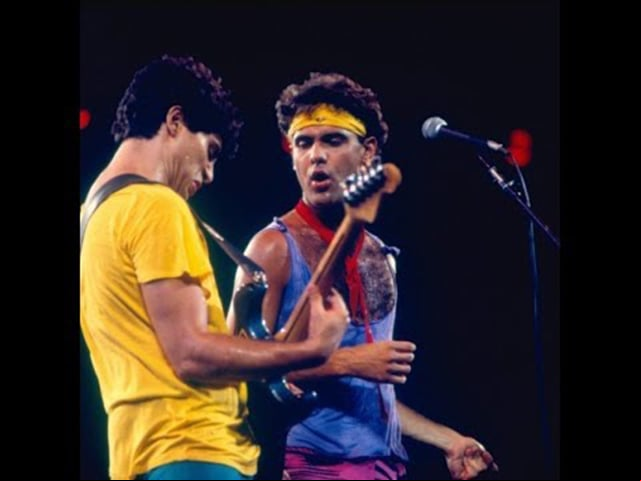 O Barão Vermelho era formado por Roberto Frejat (guitarra), Dé Palmeira (baixo), Maurício Barros (teclado) e Guto Goffi (bateria). Cazuza ou, então, a compor com Roberto Frejat, formando uma das duplas mais festejadas do rock brasileiro.