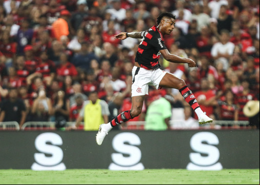 Atacante Bruno Henrique no jogo Flamengo x Internacional, no Maracanã, pelo Campeonato Brasileiro Série A 2025
