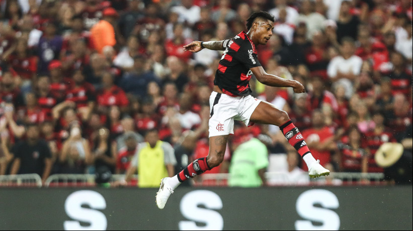 Atacante Bruno Henrique no jogo Flamengo x Internacional, no Maracanã, pelo Campeonato Brasileiro Série A 2025 