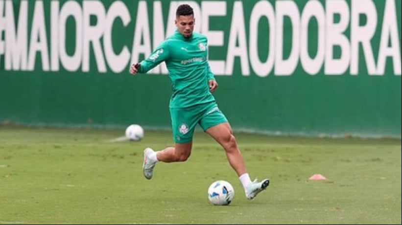 Abel Ferreira ainda aguarda retorno dos jogadores convocados para suas seleções; Paulinho participa da atividade, em Greensboro 