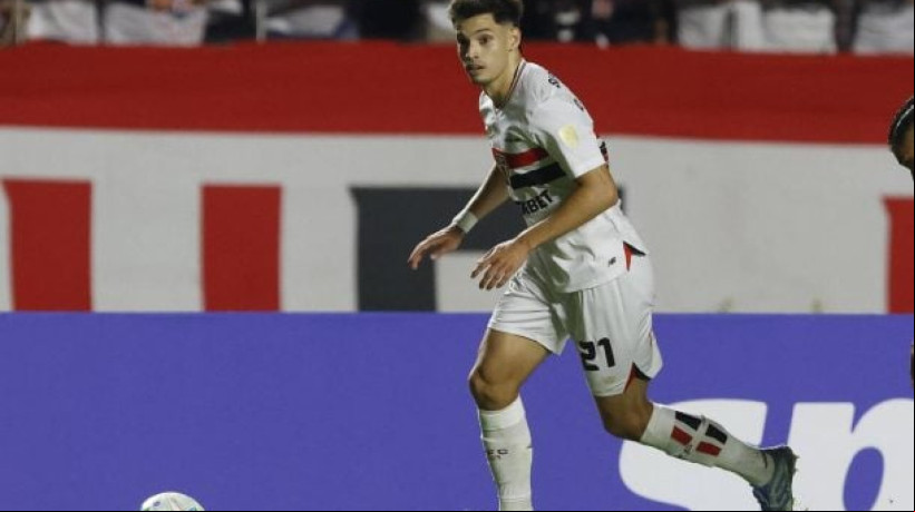 Volante do Tricolor se apresentou à Polícia Civil, após acusações do jogador do Talleres, em partida da Copa Libertadores, no Morumbis 
