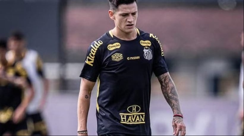 Jogador terá seu vínculo encerrado antecipadamente com o Peixe e deve se transferir para o Independiente, da Argentina 